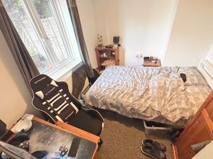 bed 2 - click for photo gallery